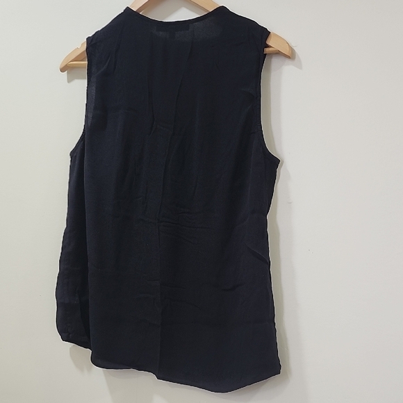 Daniel Rainn Black V-Neck Sleeveless Blouse - Picture 7 of 7